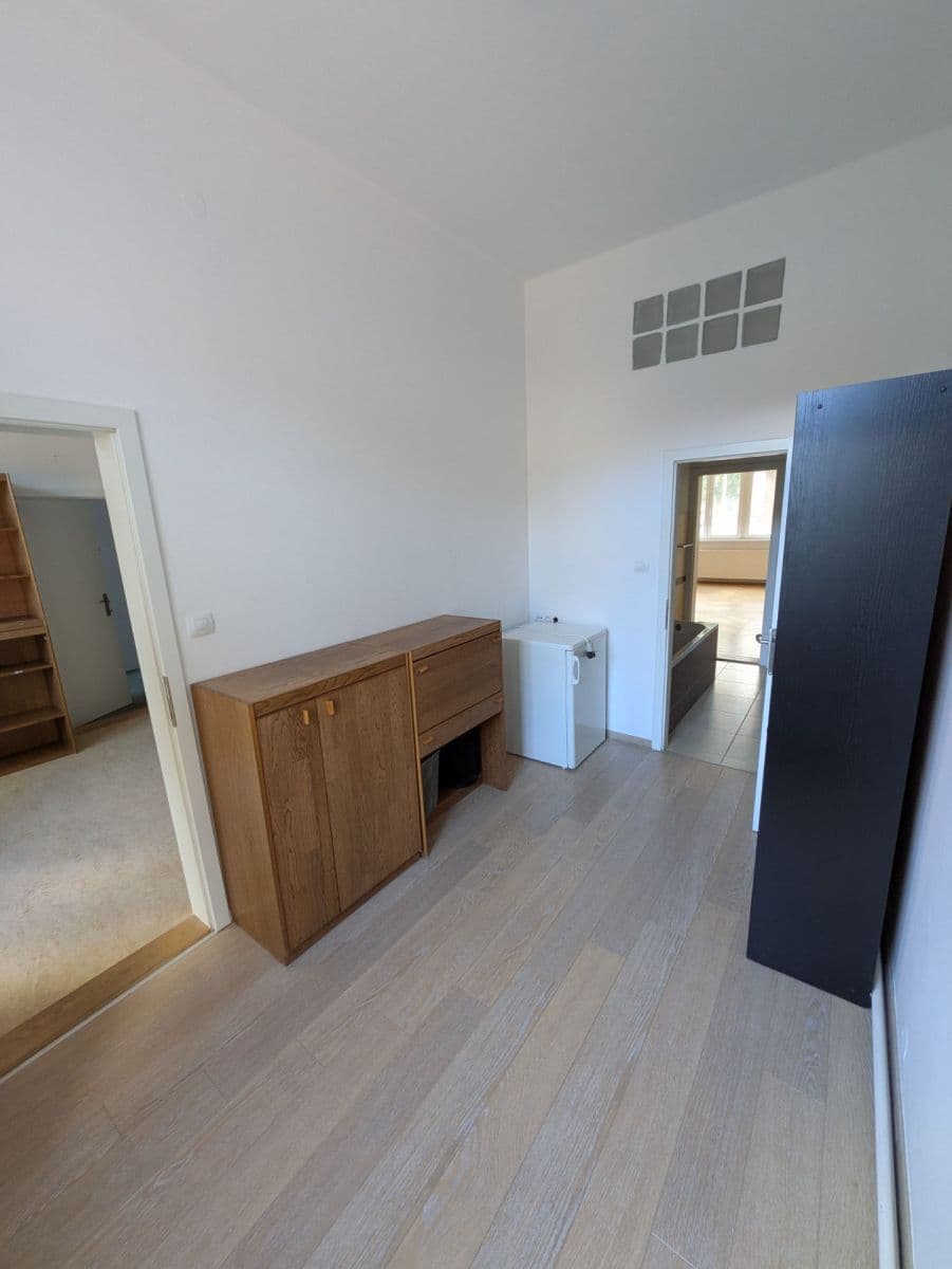 Prenájom bytu 3-izbový 104 m², Arne Nováka, Brno, Jihomoravský kraj Prenájom bytu 3-izbový 104 m², Arne Nováka, Brno, Jihomoravský kraj