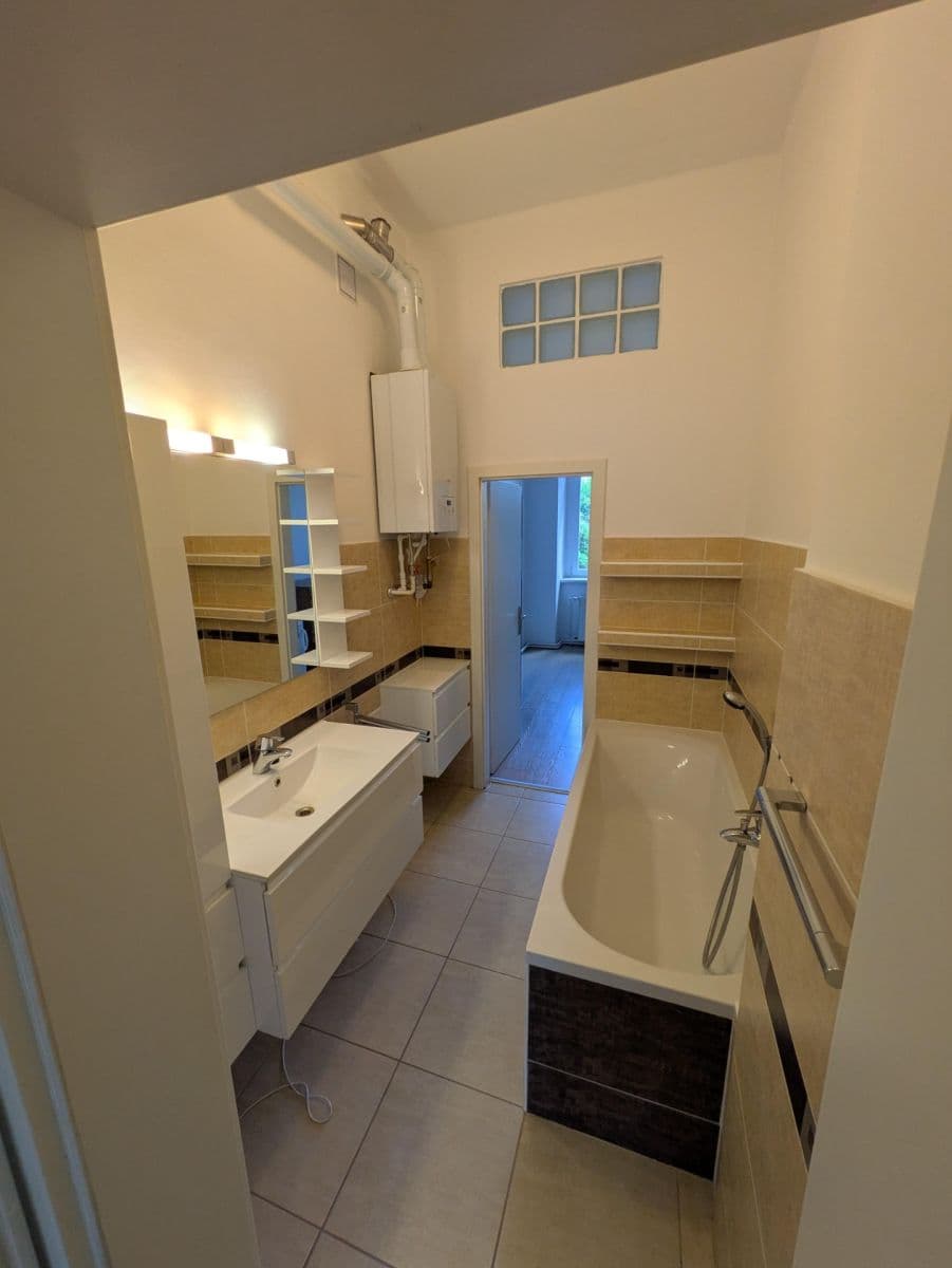 Prenájom bytu 3-izbový 104 m², Arne Nováka, Brno, Jihomoravský kraj Prenájom bytu 3-izbový 104 m², Arne Nováka, Brno, Jihomoravský kraj