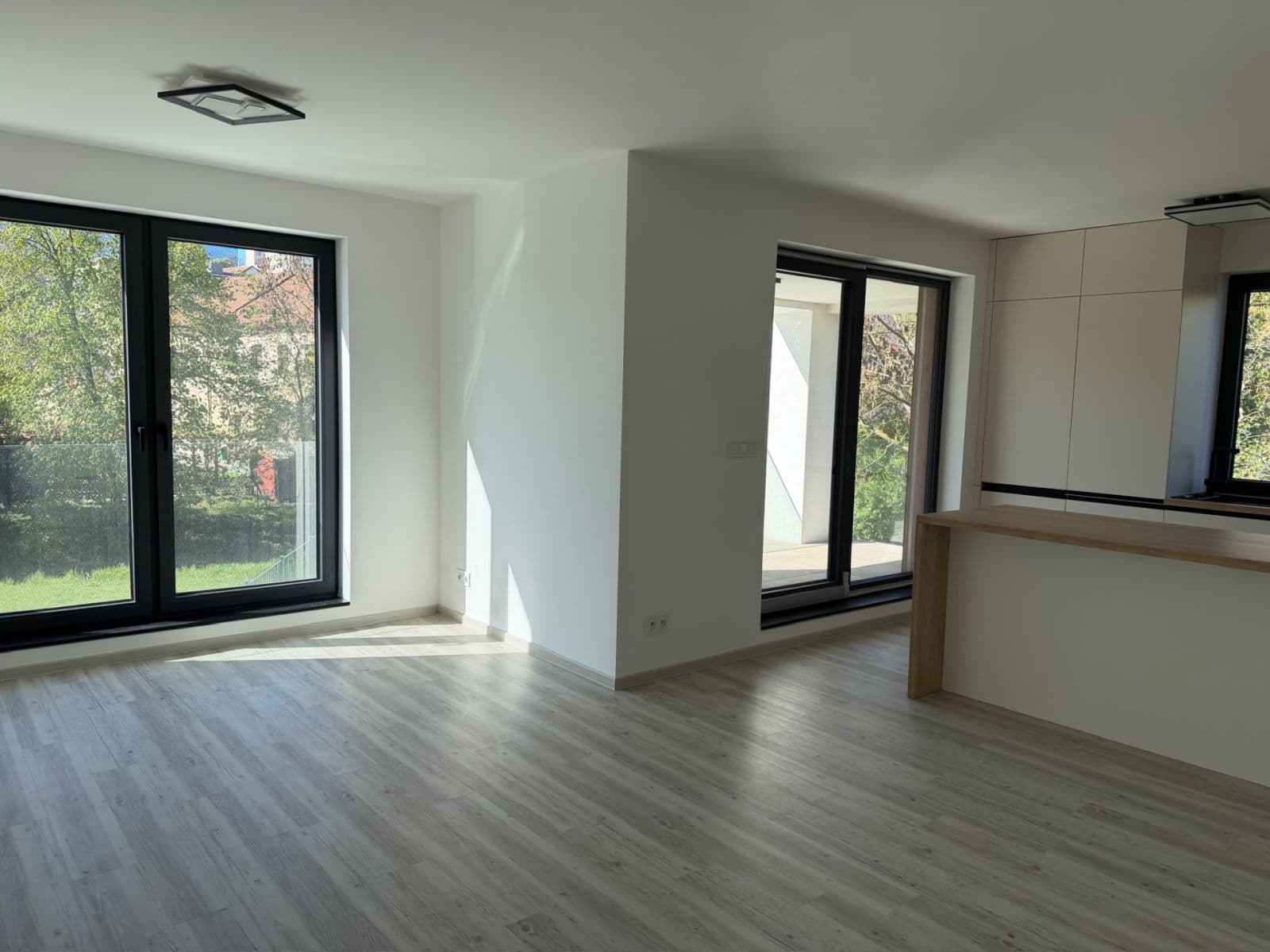 Prenájom bytu 2-izbový 67 m², Za Arielem, Praha, Praha Prenájom bytu 2-izbový 67 m², Za Arielem, Praha, Praha