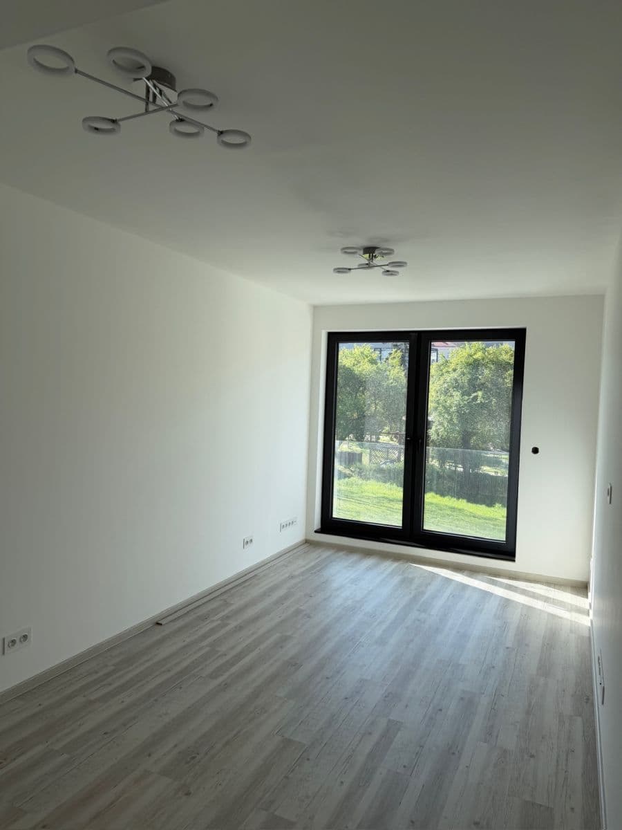 Prenájom bytu 2-izbový 67 m², Za Arielem, Praha, Praha Prenájom bytu 2-izbový 67 m², Za Arielem, Praha, Praha