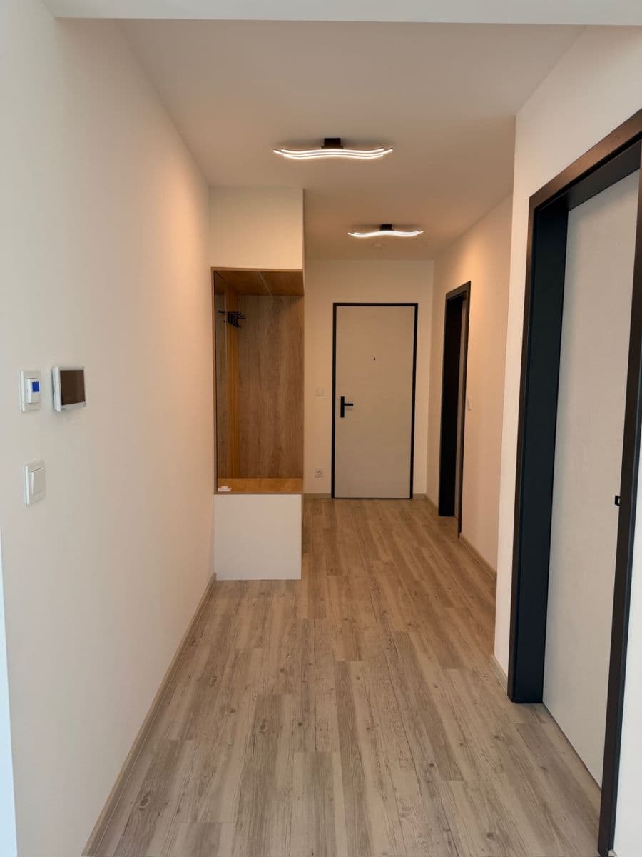 Prenájom bytu 2-izbový 67 m², Za Arielem, Praha, Praha Prenájom bytu 2-izbový 67 m², Za Arielem, Praha, Praha