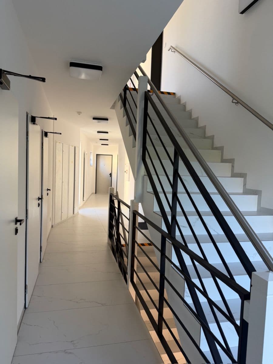 Prenájom bytu 2-izbový 67 m², Za Arielem, Praha, Praha Prenájom bytu 2-izbový 67 m², Za Arielem, Praha, Praha