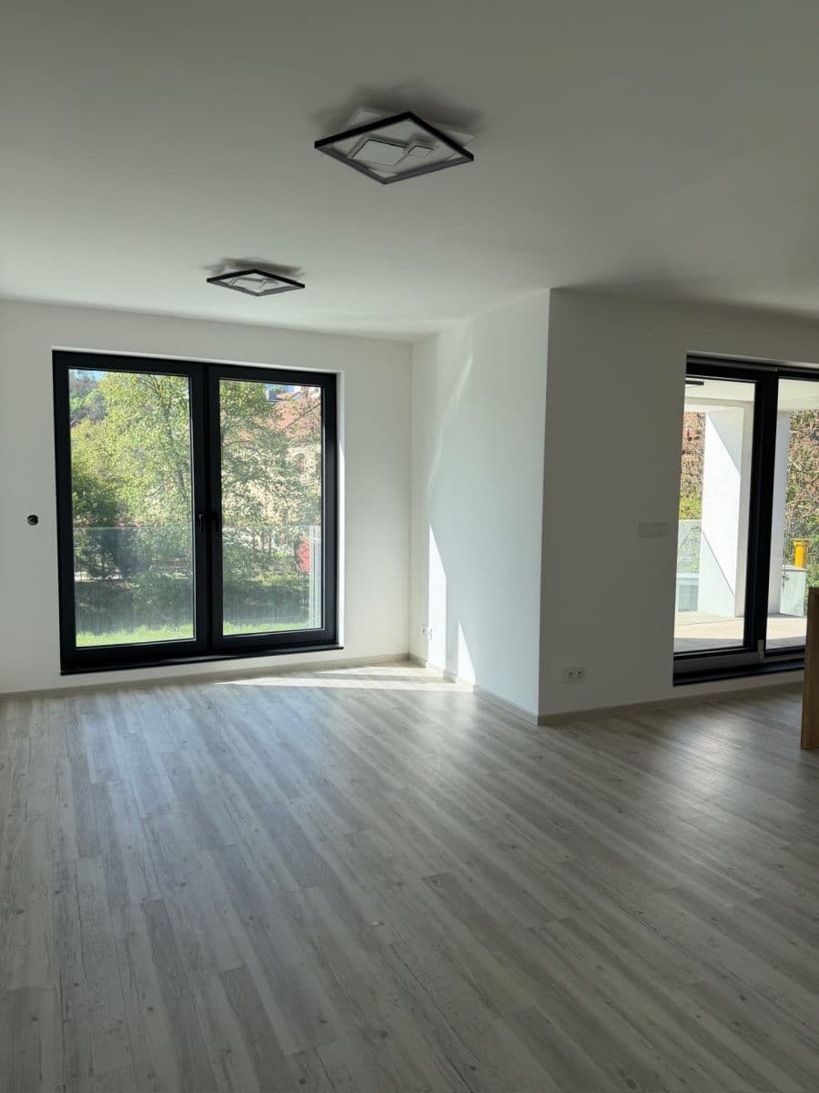 Prenájom bytu 2-izbový 67 m², Za Arielem, Praha, Praha Prenájom bytu 2-izbový 67 m², Za Arielem, Praha, Praha