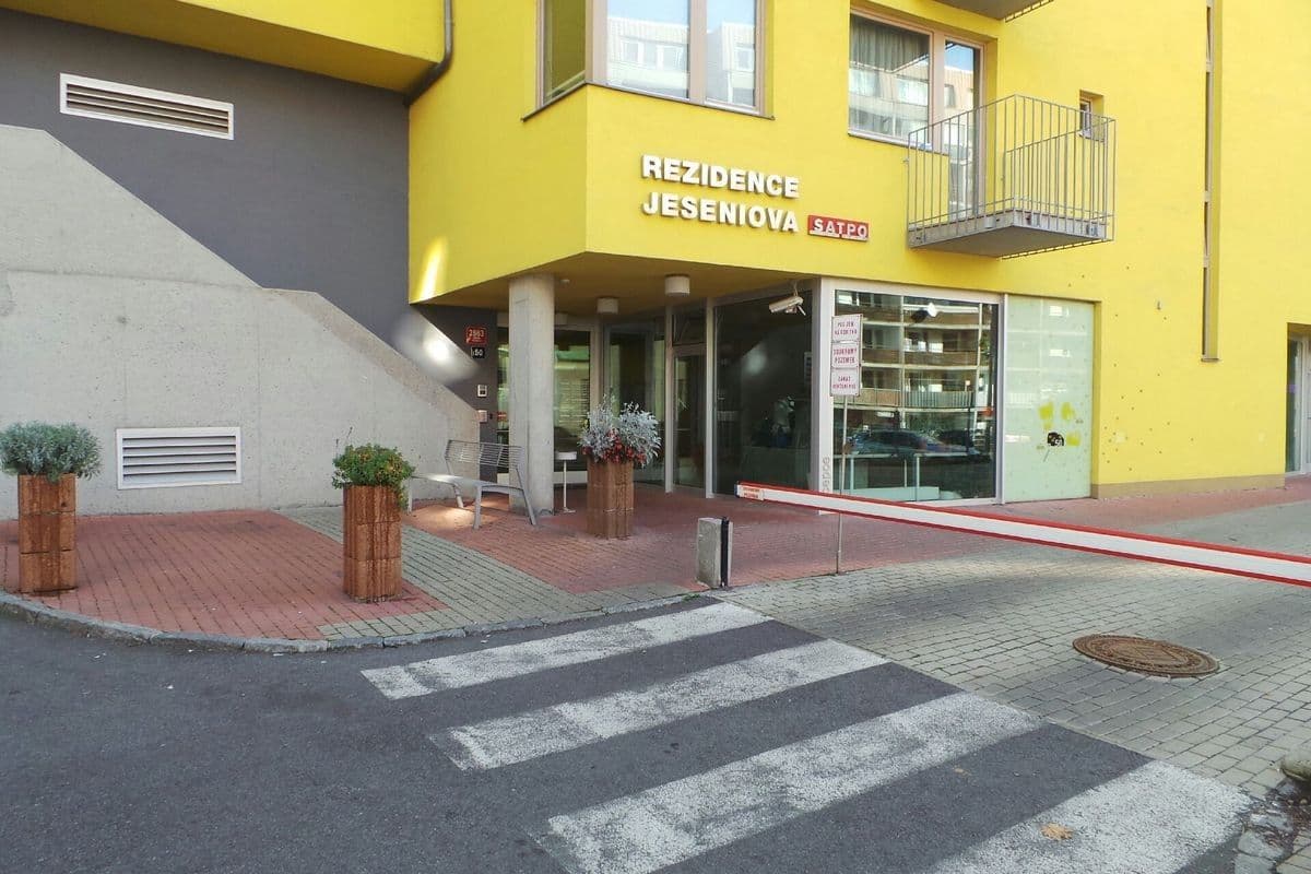 Prenájom garáže 13 m², Praha, Praha Prenájom garáže 13 m², Praha, Praha