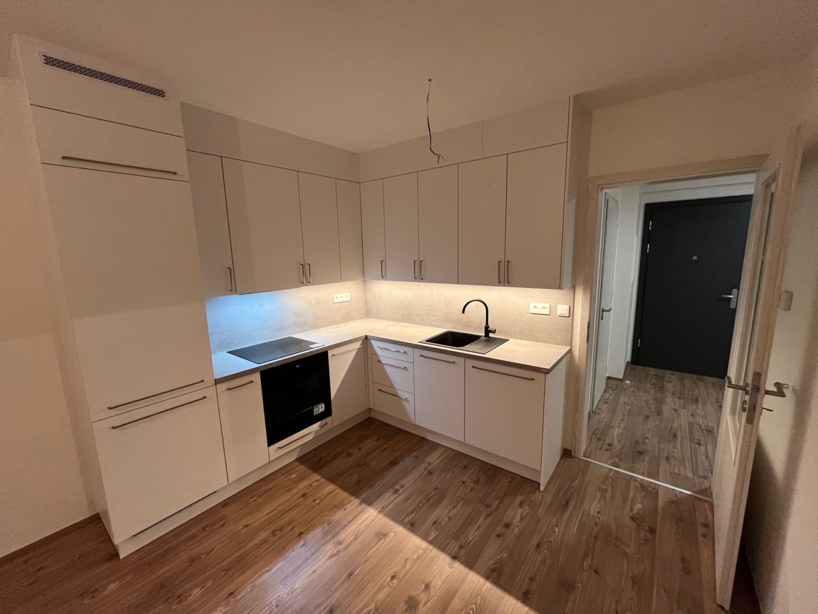 Prenájom bytu 2-izbový 43 m², Pšeničná, Hořovice, Středočeský kraj Prenájom bytu 2-izbový 43 m², Pšeničná, Hořovice, Středočeský kraj