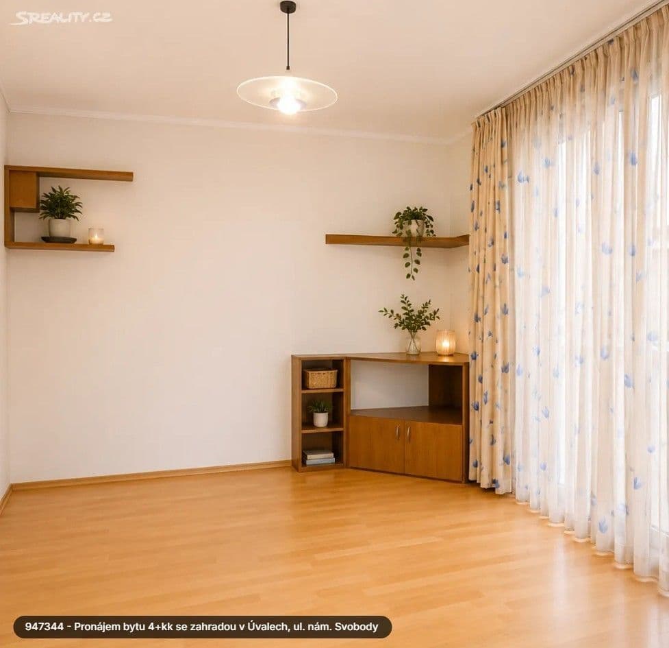 Prenájom bytu 4-izbový 105 m², nám. Svobody, Úvaly, Středočeský kraj Prenájom bytu 4-izbový 105 m², nám. Svobody, Úvaly, Středočeský kraj