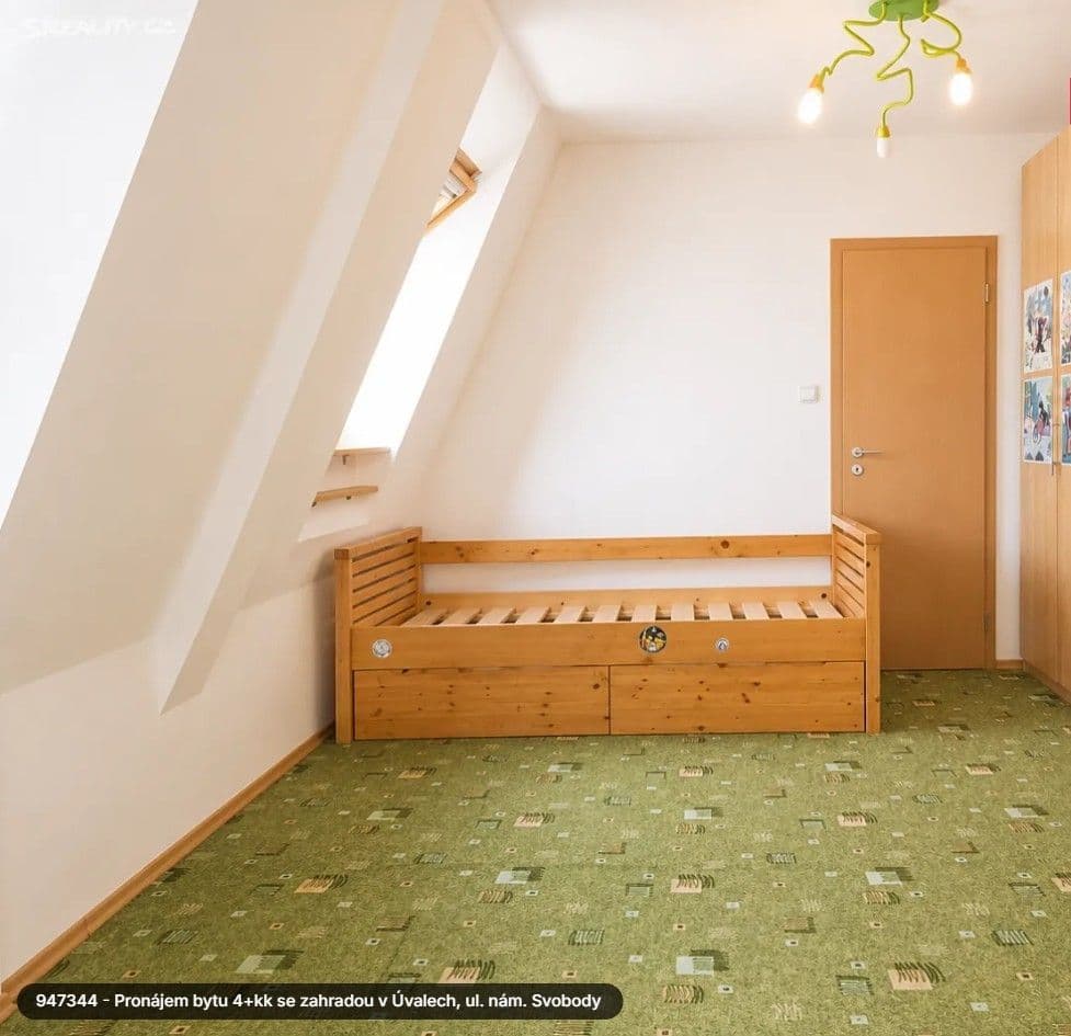 Prenájom bytu 4-izbový 105 m², nám. Svobody, Úvaly, Středočeský kraj Prenájom bytu 4-izbový 105 m², nám. Svobody, Úvaly, Středočeský kraj