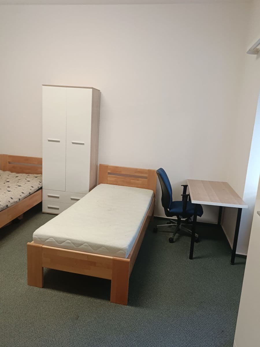 Prenájom bytu 4-izbový 23 m², Komárovské nábřeží, Brno, Jihomoravský kraj Prenájom bytu 4-izbový 23 m², Komárovské nábřeží, Brno, Jihomoravský kraj