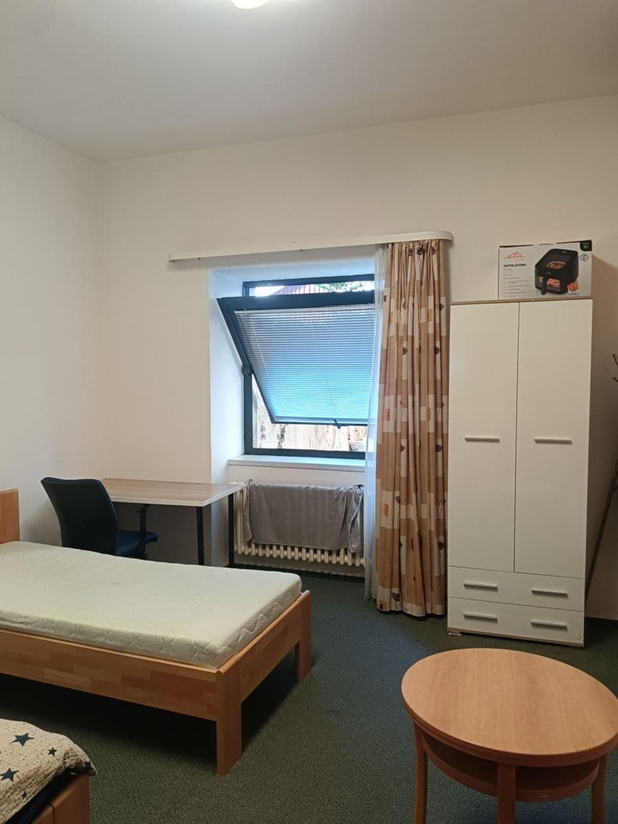 Prenájom bytu 4-izbový 23 m², Komárovské nábřeží, Brno, Jihomoravský kraj Prenájom bytu 4-izbový 23 m², Komárovské nábřeží, Brno, Jihomoravský kraj