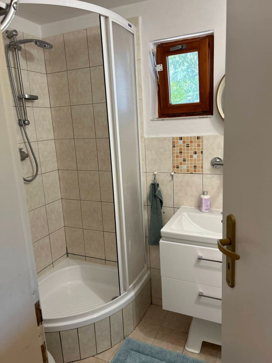Predaj rekreačného objektu 68 m², pozemok 1.132 m², Velká Bukovina, Ústecký kraj Predaj rekreačného objektu 68 m², pozemok 1.132 m², Velká Bukovina, Ústecký kraj