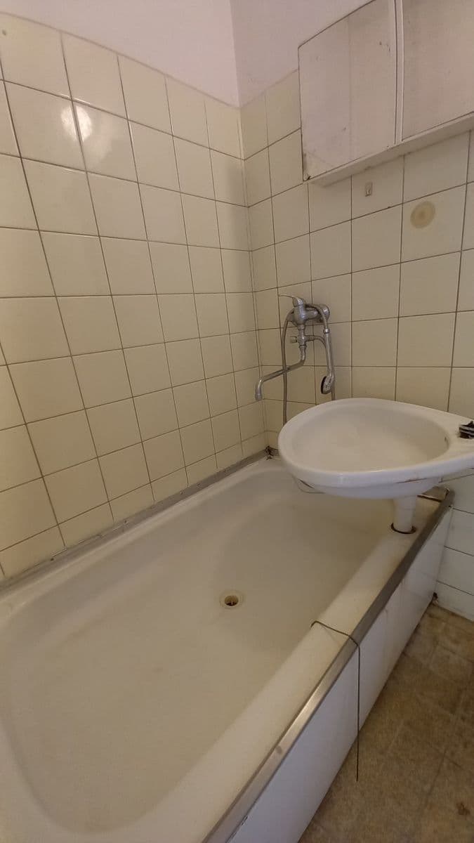 Predaj bytu 1-izbový 40 m², Na Komárově, Kaznějov, Plzeňský kraj Predaj bytu 1-izbový 40 m², Na Komárově, Kaznějov, Plzeňský kraj