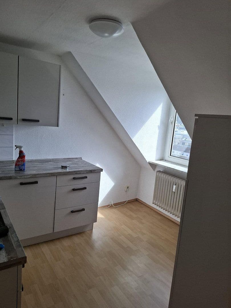 Prenájom bytu 2-izbový 47 m², Plateniusstr. 18, Wuppertal, Severné Porýnie - Westfálsko Prenájom bytu 2-izbový 47 m², Plateniusstr. 18, Wuppertal, Severné Porýnie - Westfálsko