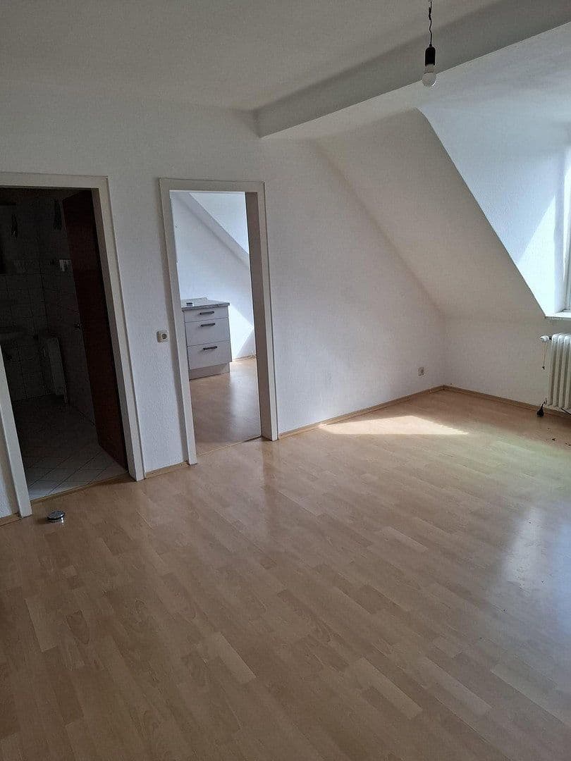 Prenájom bytu 2-izbový 47 m², Plateniusstr. 18, Wuppertal, Severné Porýnie - Westfálsko Prenájom bytu 2-izbový 47 m², Plateniusstr. 18, Wuppertal, Severné Porýnie - Westfálsko