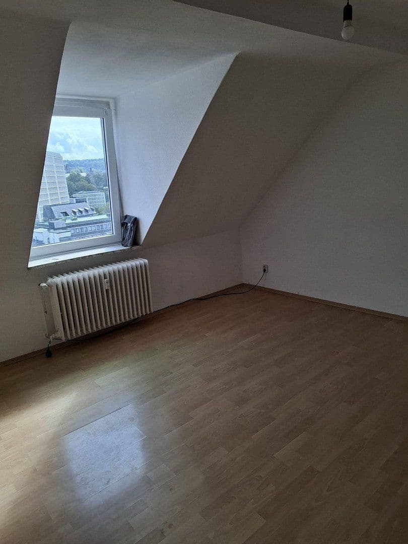 Prenájom bytu 2-izbový 47 m², Plateniusstr. 18, Wuppertal, Severné Porýnie - Westfálsko Prenájom bytu 2-izbový 47 m², Plateniusstr. 18, Wuppertal, Severné Porýnie - Westfálsko