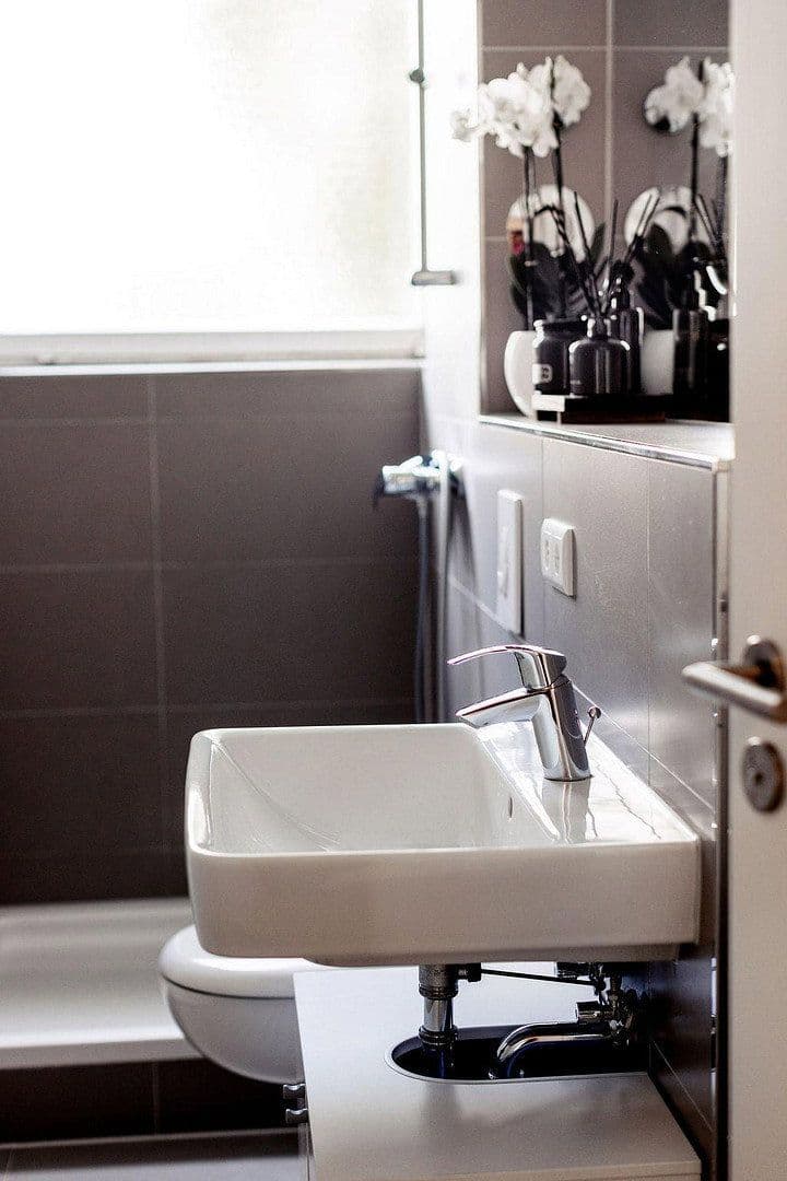 Predaj bytu 3-izbový 64 m², Kaiser friedrich str. 72, Berlin, Berlín Predaj bytu 3-izbový 64 m², Kaiser friedrich str. 72, Berlin, Berlín
