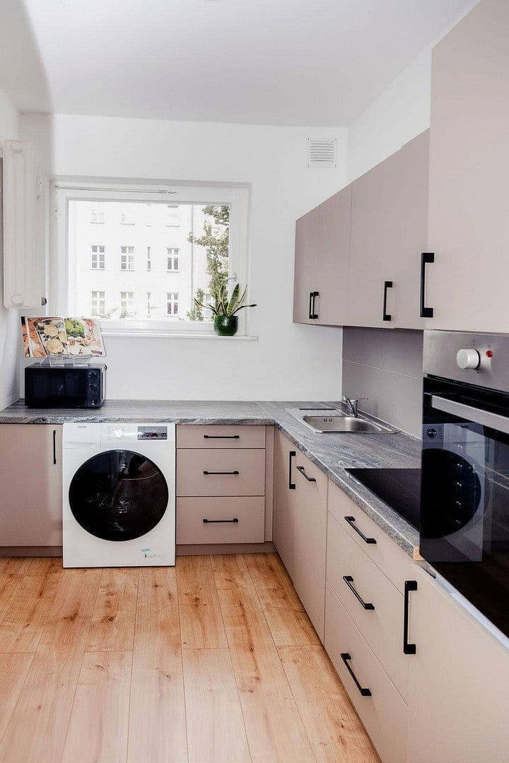 Predaj bytu 3-izbový 64 m², Kaiser friedrich str. 72, Berlin, Berlín Predaj bytu 3-izbový 64 m², Kaiser friedrich str. 72, Berlin, Berlín