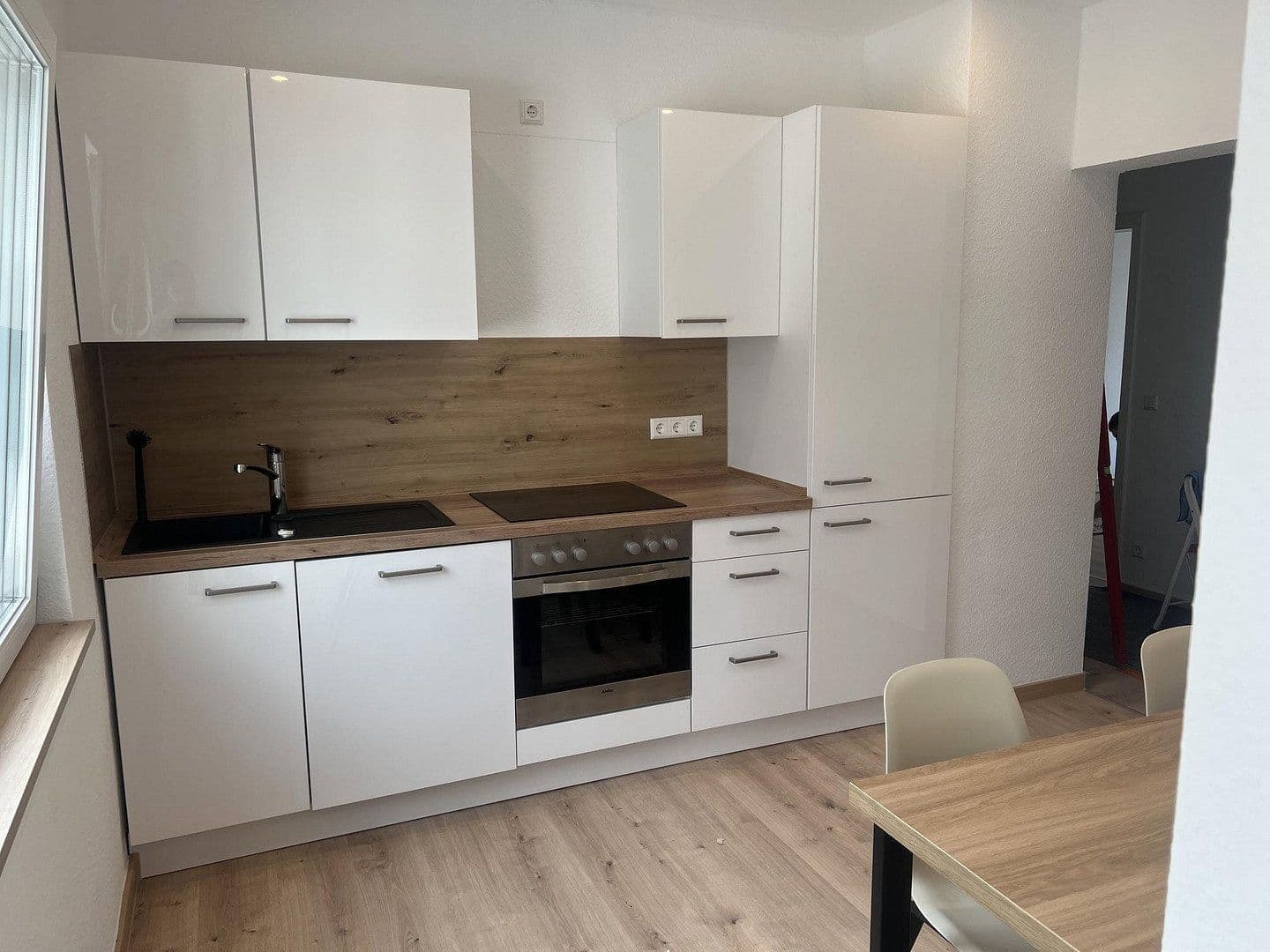 Prenájom bytu 4-izbový 105 m², Esslingen am Neckar, Bádensko-Wurttembersko Prenájom bytu 4-izbový 105 m², Esslingen am Neckar, Bádensko-Wurttembersko