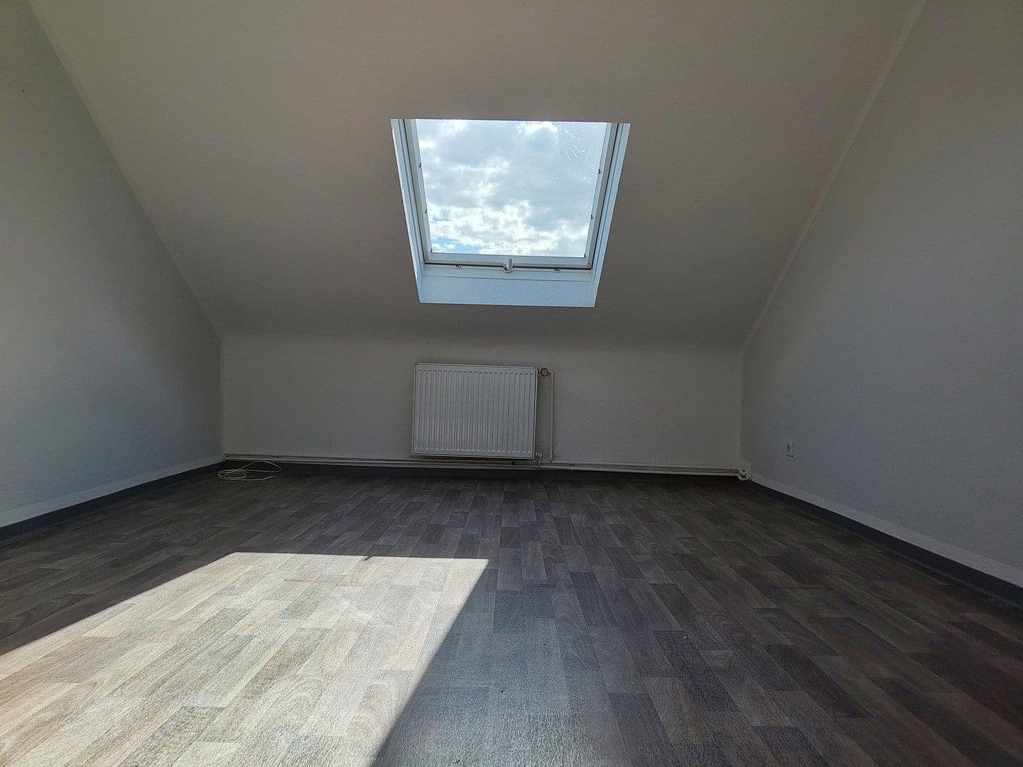 Prenájom bytu 3-izbový 83 m², Aschaffenburg, Bavorsko Prenájom bytu 3-izbový 83 m², Aschaffenburg, Bavorsko