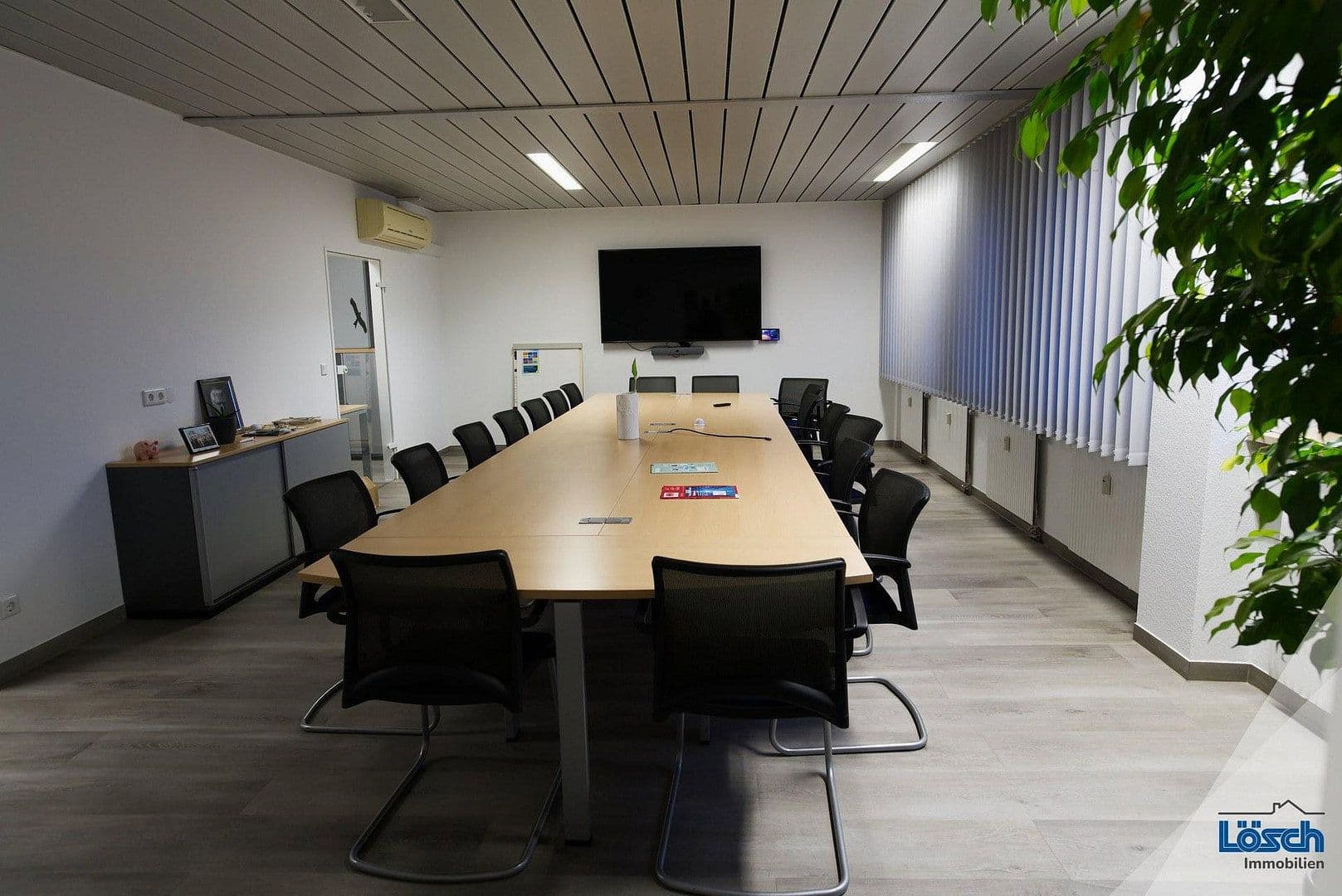 Prenájom kancelárie 157 m², Laufamholzstr. 118, Nürnberg, Bavorsko Prenájom kancelárie 157 m², Laufamholzstr. 118, Nürnberg, Bavorsko
