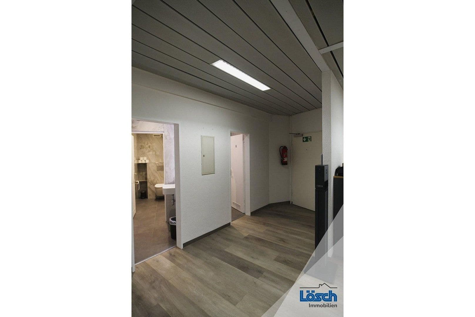 Prenájom kancelárie 157 m², Laufamholzstr. 118, Nürnberg, Bavorsko Prenájom kancelárie 157 m², Laufamholzstr. 118, Nürnberg, Bavorsko
