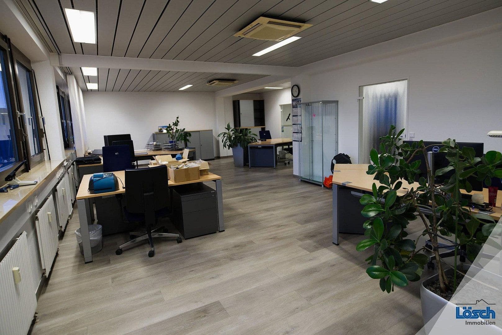 Prenájom kancelárie 157 m², Laufamholzstr. 118, Nürnberg, Bavorsko Prenájom kancelárie 157 m², Laufamholzstr. 118, Nürnberg, Bavorsko