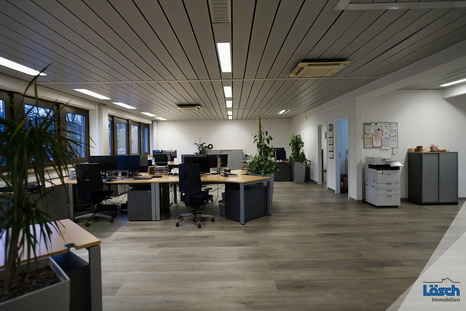 Prenájom kancelárie 157 m², Laufamholzstr. 118, Nürnberg, Bavorsko Prenájom kancelárie 157 m², Laufamholzstr. 118, Nürnberg, Bavorsko