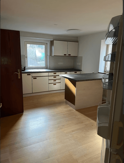 Prenájom domu 140 m², pozemok 450 m², Haigerloch, Bádensko-Wurttembersko Prenájom domu 140 m², pozemok 450 m², Haigerloch, Bádensko-Wurttembersko