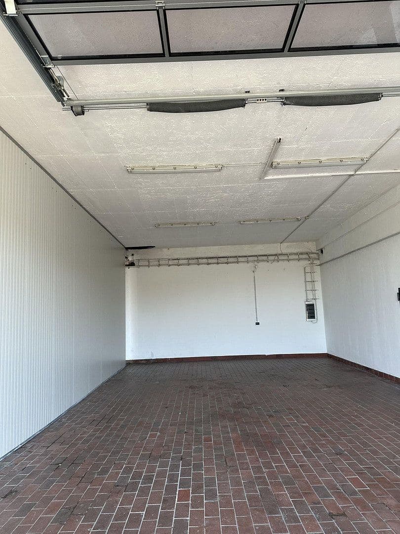 Prenájom nebytového priestoru 120 m², Friedrich Kaiser Strasse 13, Iserlohn, Severné Porýnie - Westfálsko Prenájom nebytového priestoru 120 m², Friedrich Kaiser Strasse 13, Iserlohn, Severné Porýnie - Westfálsko
