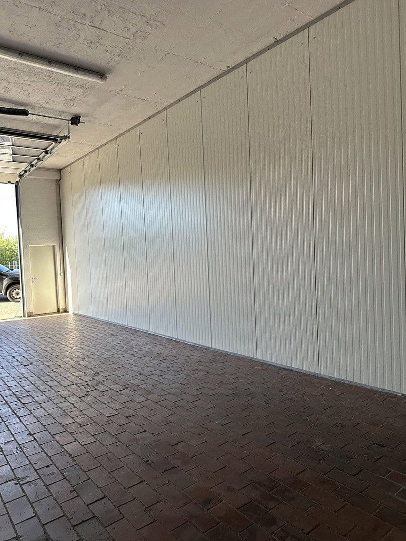 Prenájom nebytového priestoru 120 m², Friedrich Kaiser Strasse 13, Iserlohn, Severné Porýnie - Westfálsko Prenájom nebytového priestoru 120 m², Friedrich Kaiser Strasse 13, Iserlohn, Severné Porýnie - Westfálsko