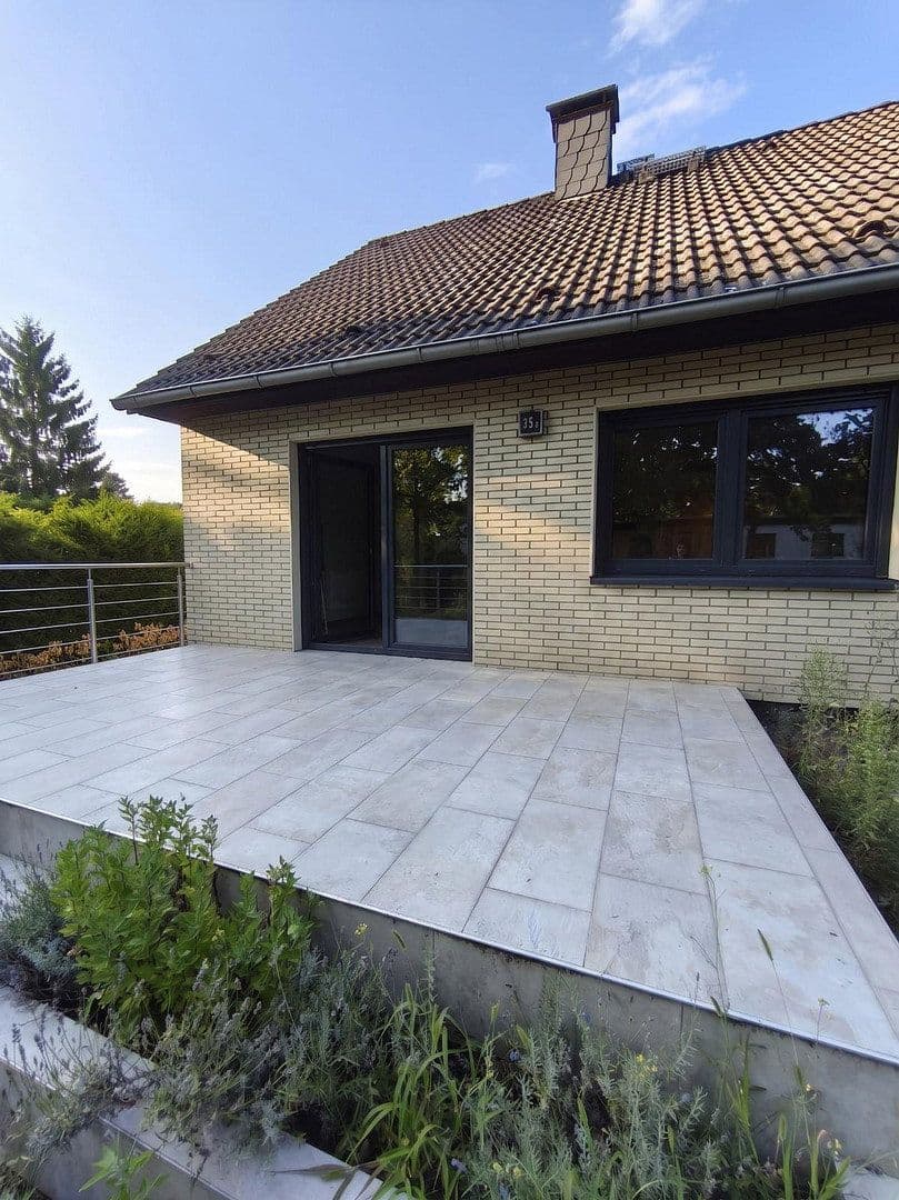 Prenájom bytu 3-izbový 95 m², Berlin Reinickendorf, Berlín Prenájom bytu 3-izbový 95 m², Berlin Reinickendorf, Berlín