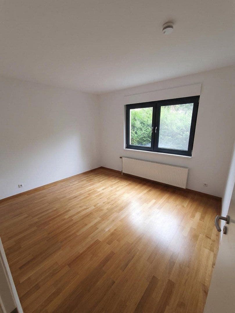 Prenájom bytu 3-izbový 95 m², Berlin Reinickendorf, Berlín Prenájom bytu 3-izbový 95 m², Berlin Reinickendorf, Berlín