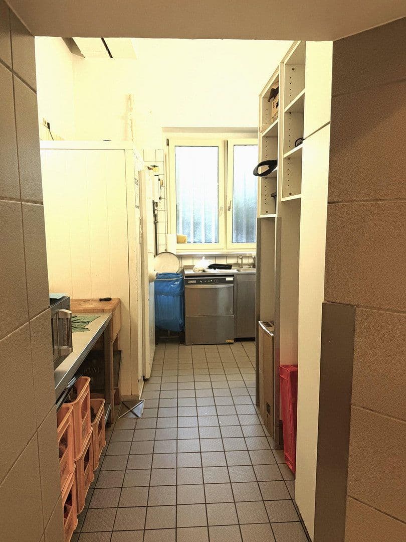 Prenájom nebytového priestoru 62 m², Roßststraße 87, Düsseldorf, Severné Porýnie - Westfálsko Prenájom nebytového priestoru 62 m², Roßststraße 87, Düsseldorf, Severné Porýnie - Westfálsko