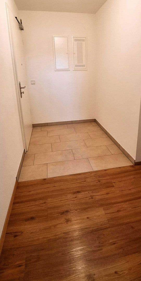 Prenájom bytu 3-izbový 93 m², Offingen, Bavorsko Prenájom bytu 3-izbový 93 m², Offingen, Bavorsko