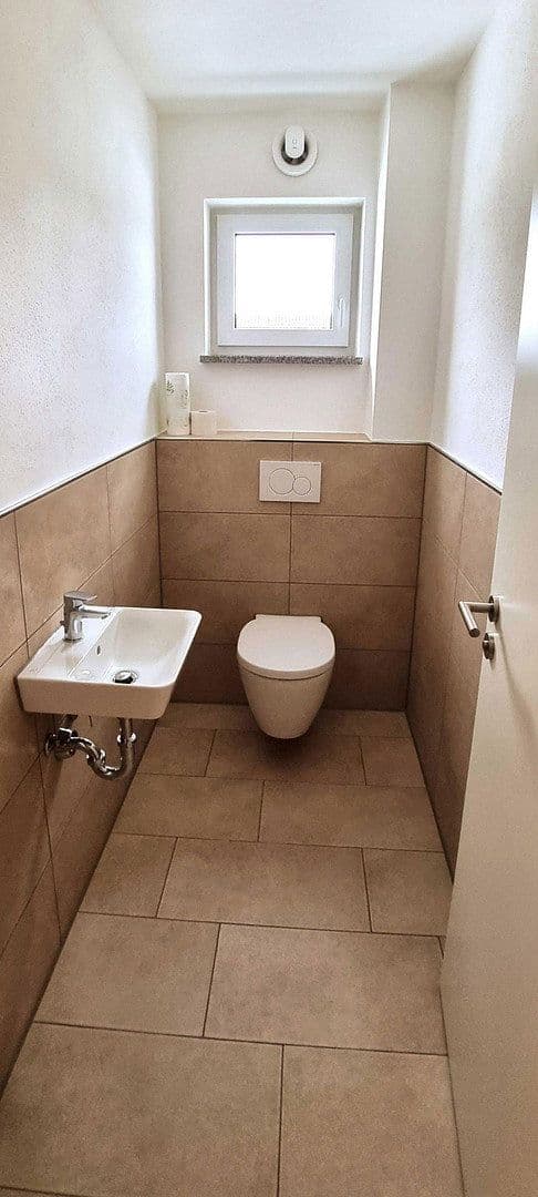Prenájom bytu 3-izbový 93 m², Offingen, Bavorsko Prenájom bytu 3-izbový 93 m², Offingen, Bavorsko