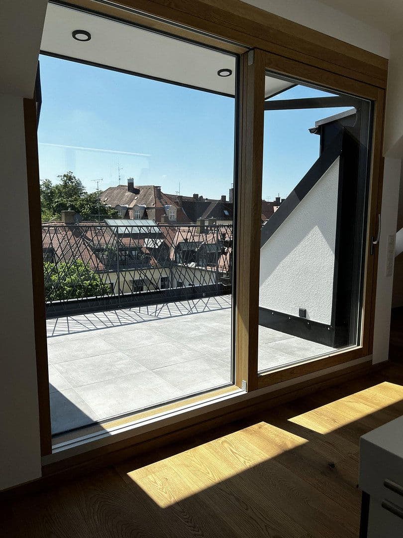 Prenájom bytu 4-izbový 144 m², Lerchenfeldstraße 28, München, Bavorsko Prenájom bytu 4-izbový 144 m², Lerchenfeldstraße 28, München, Bavorsko
