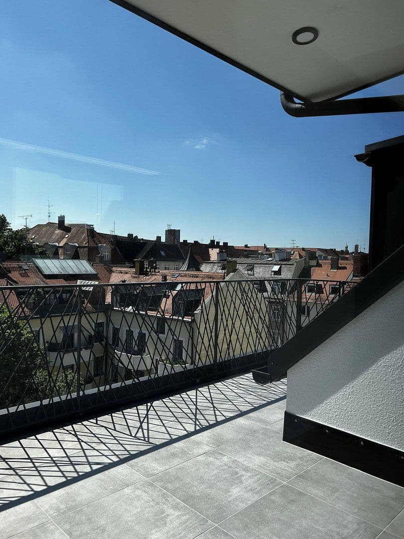 Prenájom bytu 4-izbový 144 m², Lerchenfeldstraße 28, München, Bavorsko Prenájom bytu 4-izbový 144 m², Lerchenfeldstraße 28, München, Bavorsko