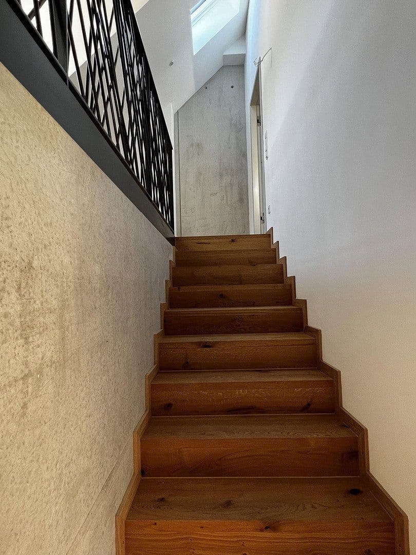 Prenájom bytu 4-izbový 144 m², Lerchenfeldstraße 28, München, Bavorsko Prenájom bytu 4-izbový 144 m², Lerchenfeldstraße 28, München, Bavorsko