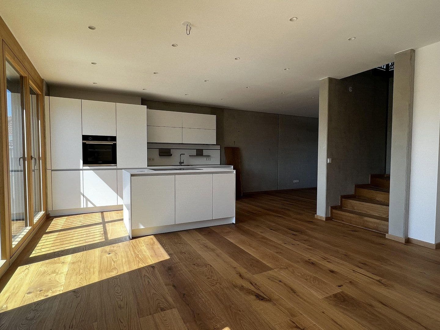 Prenájom bytu 4-izbový 144 m², Lerchenfeldstraße 28, München, Bavorsko Prenájom bytu 4-izbový 144 m², Lerchenfeldstraße 28, München, Bavorsko