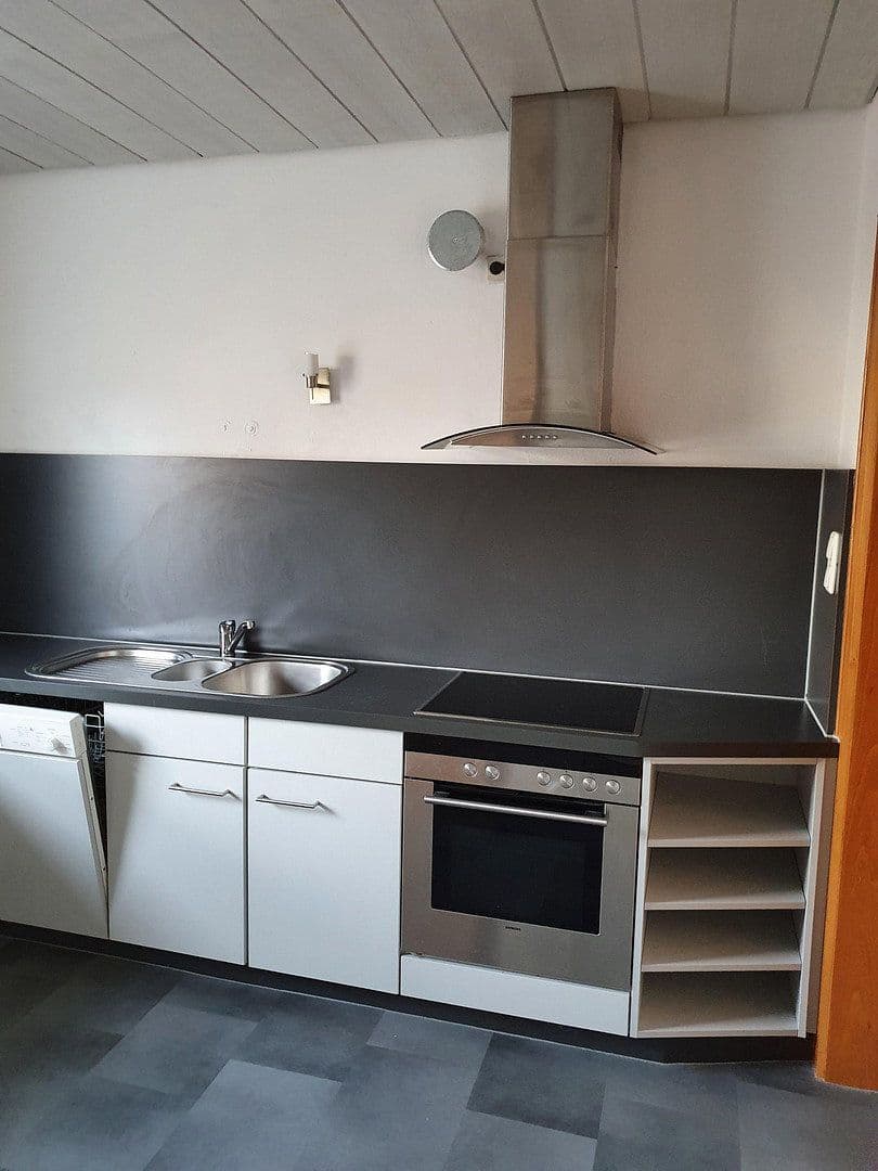 Predaj domu 125 m², pozemok 672 m², Erlangen, Bavorsko Predaj domu 125 m², pozemok 672 m², Erlangen, Bavorsko