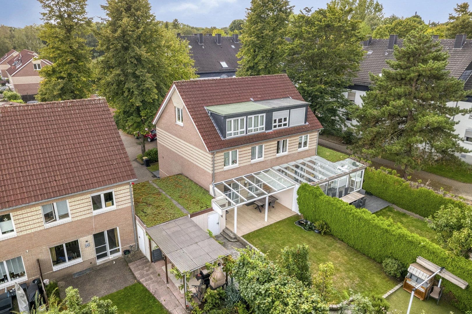 Predaj domu 126 m², pozemok 345 m², Essen, Severné Porýnie - Westfálsko Predaj domu 126 m², pozemok 345 m², Essen, Severné Porýnie - Westfálsko