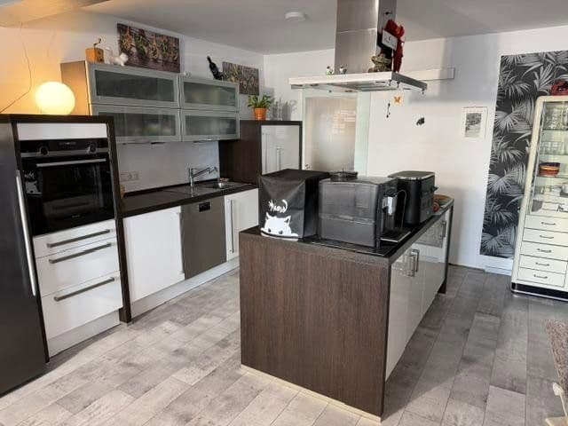 Predaj domu 264 m², pozemok 881 m², Meldauer Straße 5, Wackersdorf, Bavorsko Predaj domu 264 m², pozemok 881 m², Meldauer Straße 5, Wackersdorf, Bavorsko