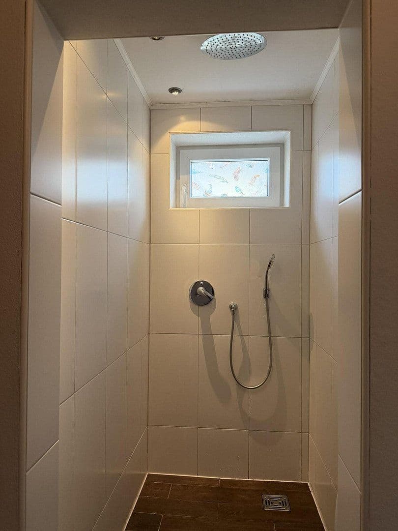 Predaj domu 264 m², pozemok 881 m², Meldauer Straße 5, Wackersdorf, Bavorsko Predaj domu 264 m², pozemok 881 m², Meldauer Straße 5, Wackersdorf, Bavorsko