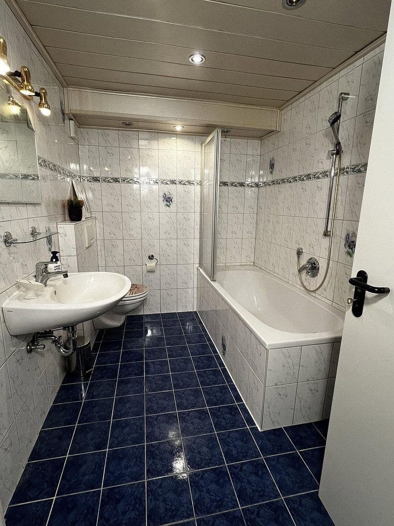 Predaj domu 264 m², pozemok 881 m², Meldauer Straße 5, Wackersdorf, Bavorsko Predaj domu 264 m², pozemok 881 m², Meldauer Straße 5, Wackersdorf, Bavorsko