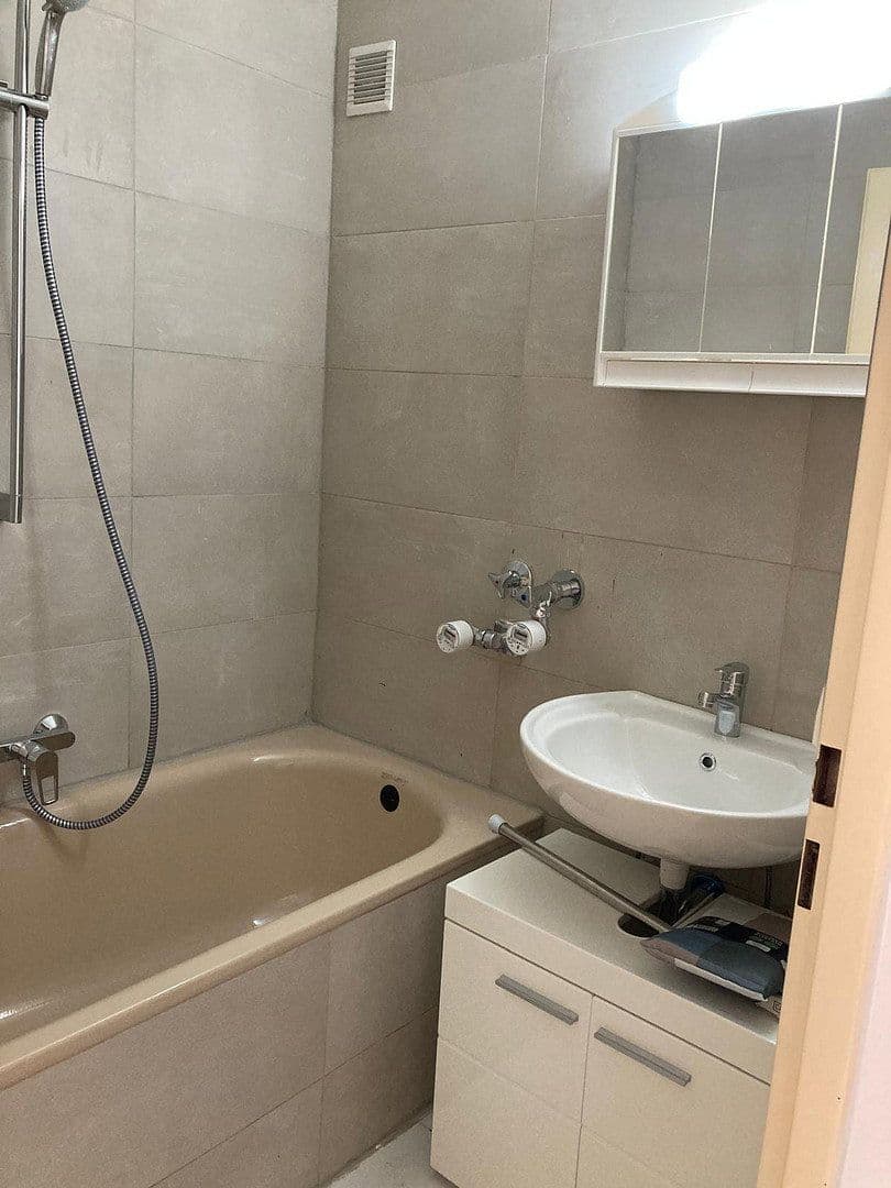 Prenájom bytu 71 m², Stuttgarterstr.17, Heilbronn, Bádensko-Wurttembersko Prenájom bytu 71 m², Stuttgarterstr.17, Heilbronn, Bádensko-Wurttembersko