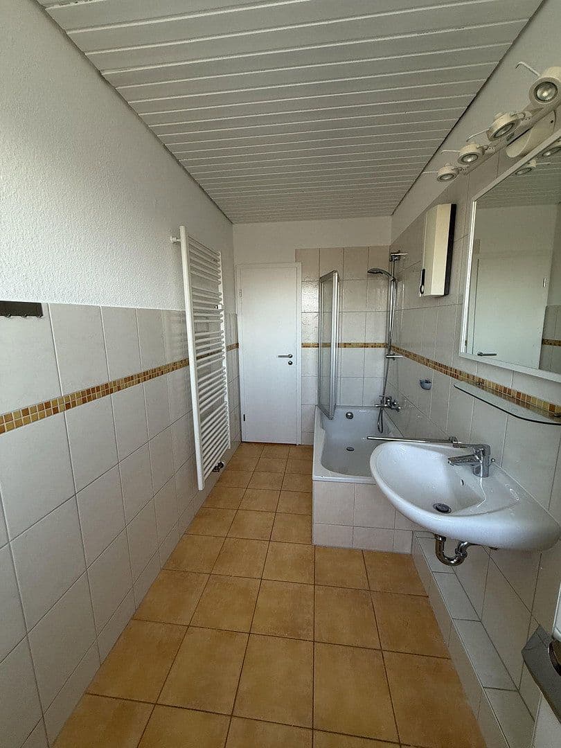 Prenájom bytu 3-izbový 71 m², Bovenden, Dolné Sasko Prenájom bytu 3-izbový 71 m², Bovenden, Dolné Sasko