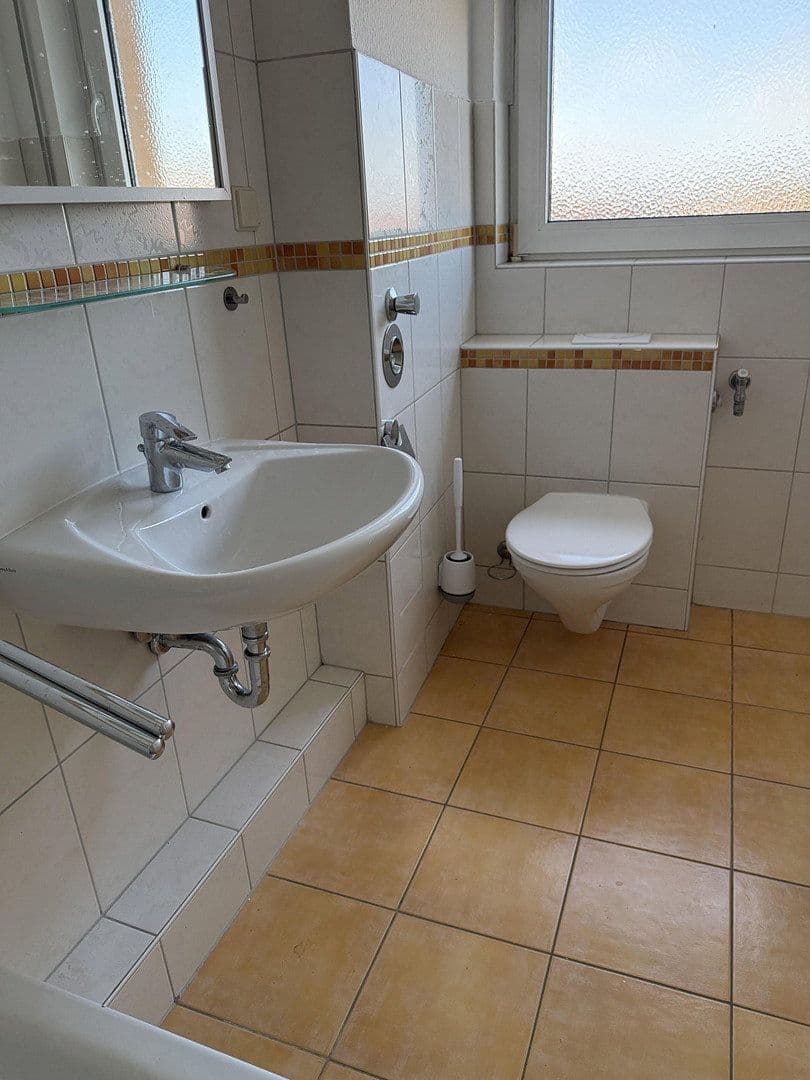 Prenájom bytu 3-izbový 71 m², Bovenden, Dolné Sasko Prenájom bytu 3-izbový 71 m², Bovenden, Dolné Sasko