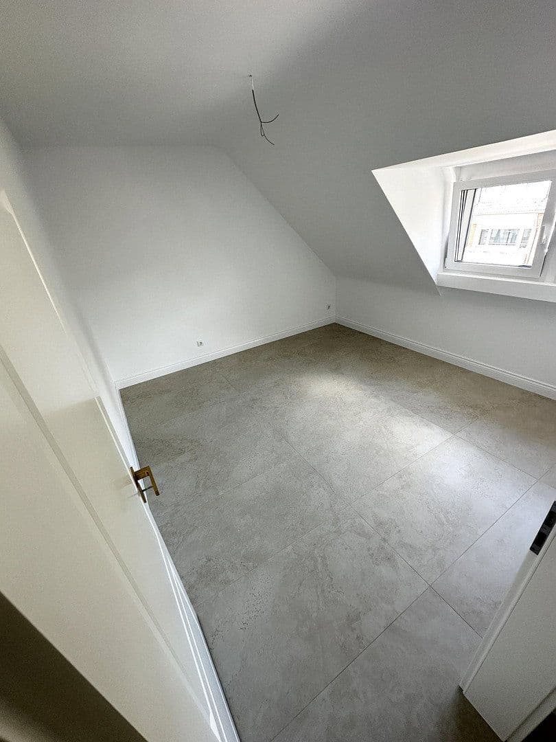 Prenájom bytu 3-izbový 55 m², Königstraße 17, Oberhausen, Severné Porýnie - Westfálsko Prenájom bytu 3-izbový 55 m², Königstraße 17, Oberhausen, Severné Porýnie - Westfálsko
