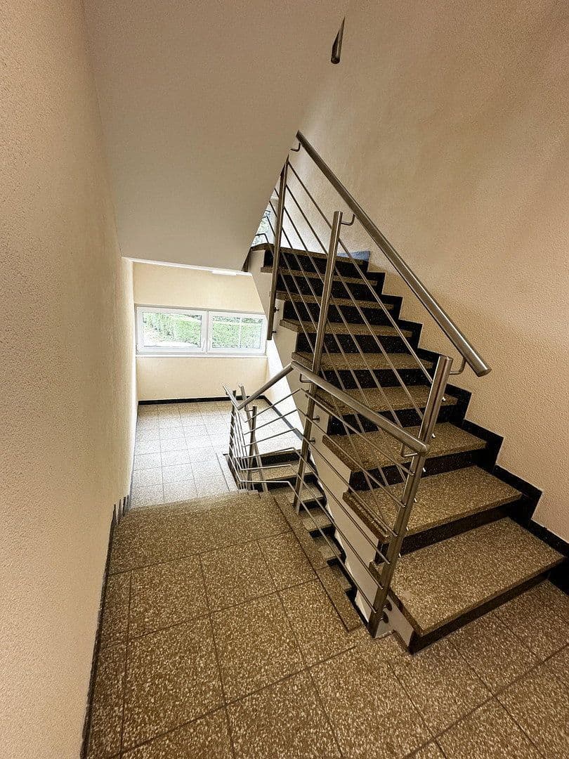 Prenájom bytu 3-izbový 70 m², Königstraße 17, Oberhausen, Severné Porýnie - Westfálsko Prenájom bytu 3-izbový 70 m², Königstraße 17, Oberhausen, Severné Porýnie - Westfálsko