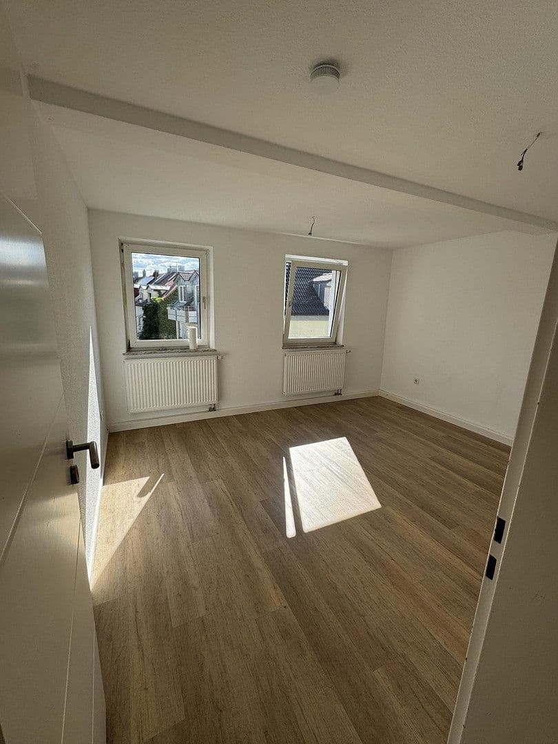Prenájom bytu 4-izbový 69 m², Obere Seitenstr. 16, Nürnberg, Bavorsko Prenájom bytu 4-izbový 69 m², Obere Seitenstr. 16, Nürnberg, Bavorsko