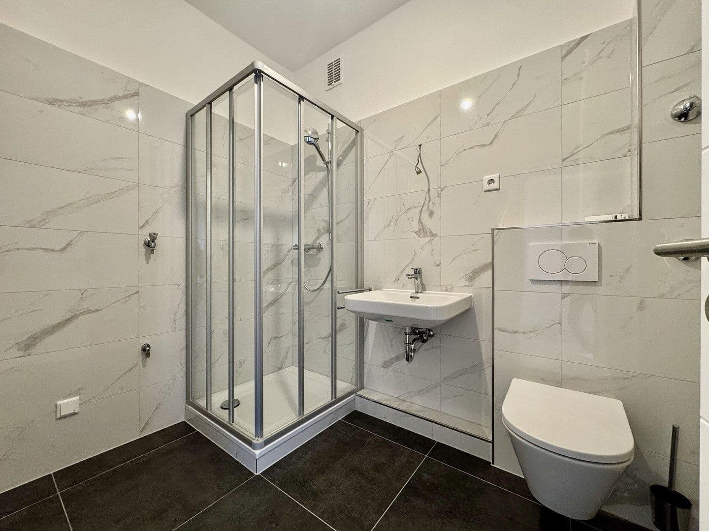 Prenájom bytu 2-izbový 79 m², Ruhrstraße 17, Witten, Severné Porýnie - Westfálsko Prenájom bytu 2-izbový 79 m², Ruhrstraße 17, Witten, Severné Porýnie - Westfálsko
